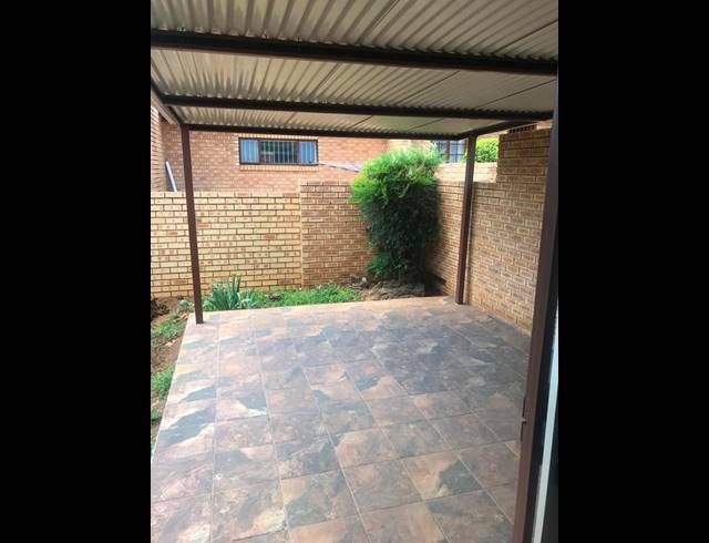 2 BEDROOM PROPERTY TO RENT IN GARSFONTEIN
